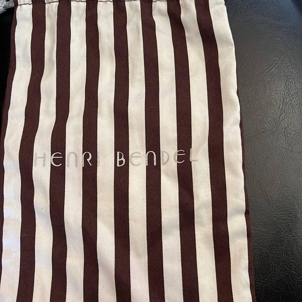 Henri Bendel W57th Single Snap Wallet Burgundy Wine EUC - Picture 2 of 4